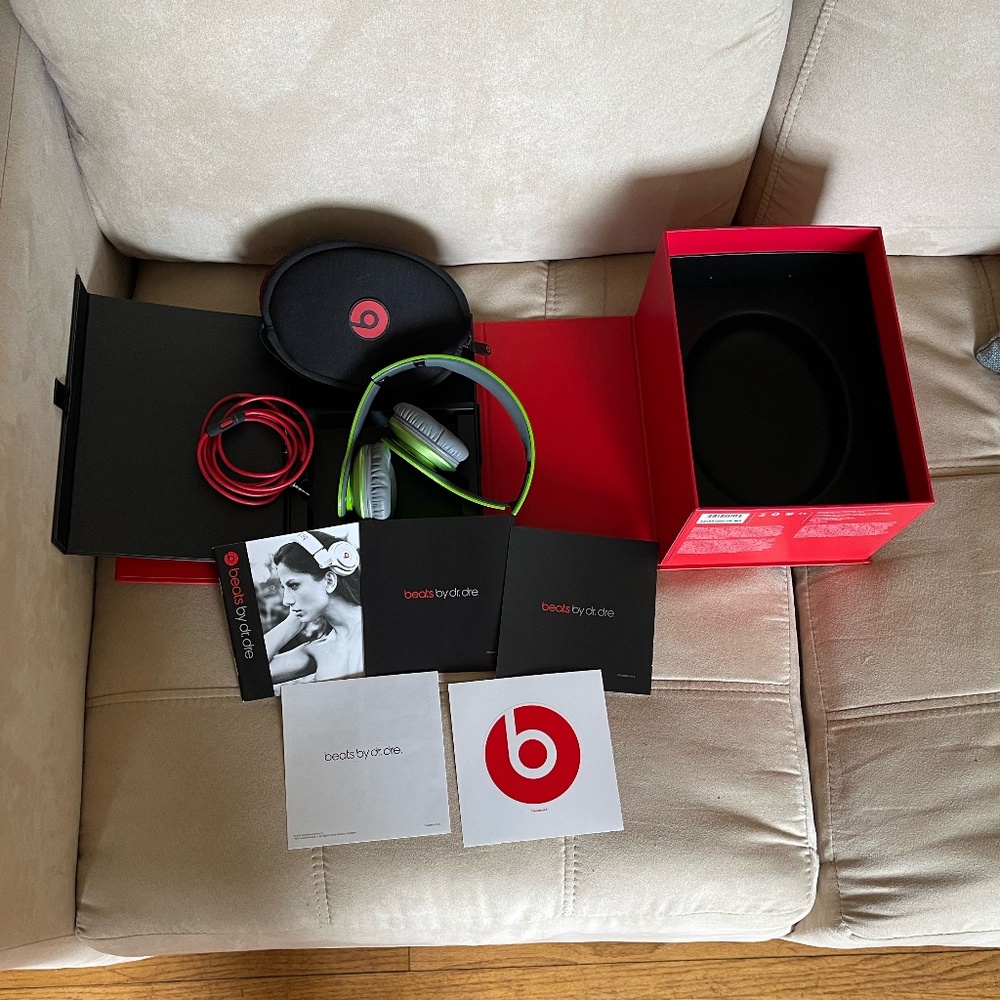 Beats by Dr Dre Studio Wired Headphones wBox